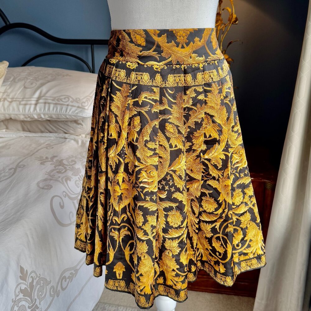 Black and Gold Baroque Print Pleated Skirt